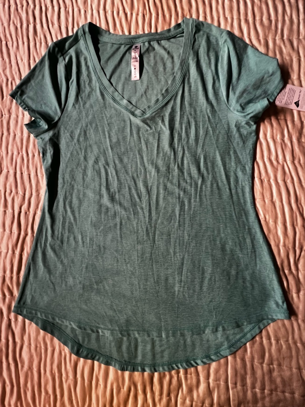 90 Degree By Reflex Women's Turquoise V-Neck Short Sleeve Tee. Size Medium NWT
